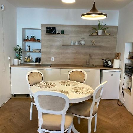 Valentina'S Apartment In City Center Braşov Eksteriør bilde